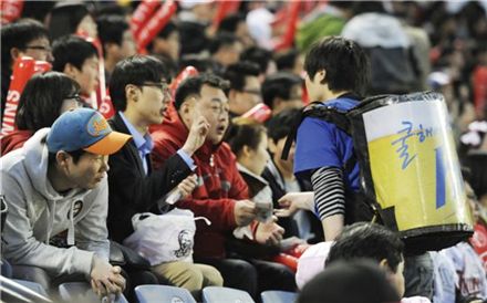 [스포츠 경영 종합진단]‘프로구단 운영=일류기업’ 훈장 달아줬다