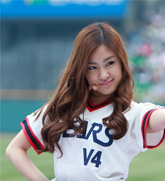 치치 지유, 연예계 '엄친딸' 등극 '국악계 신동'