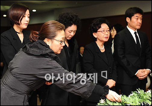 [포토]김해숙 '아! 故 신현택 회장'