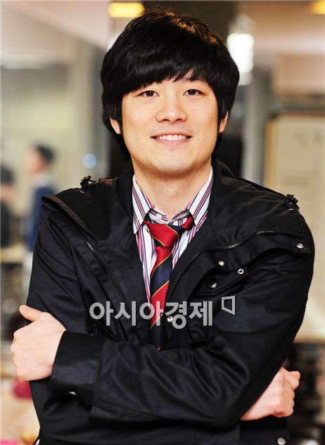 '굴렁쇠소년' 윤태웅, 뮤지컬 배우로 돌아오다