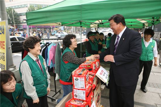 영등포구, 정감 있는 나눔장터 열어 