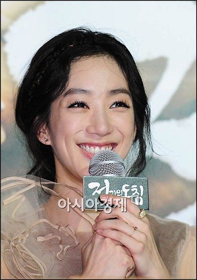 Jung Ryeo-won was sorry to see kissing scene cut in new film