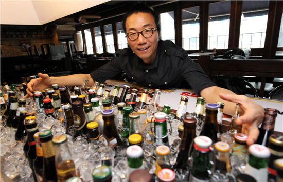 "맥주는 셀프입니다 안주는 가져오세요"