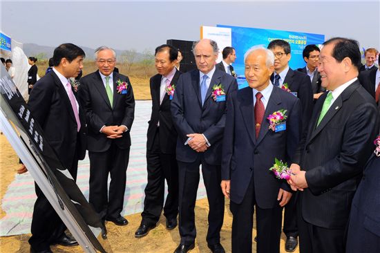 [포토]현대아반시스, 국내최대 박막 태양전지공장 기공