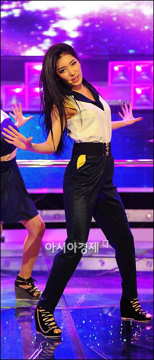 [포토]브레이브걸스 은영, 파워풀 무대