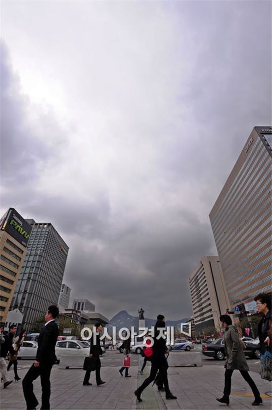 [포토] 비구름 몰린 서울