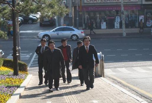 김기동 광진구청장, 도보로 출근 