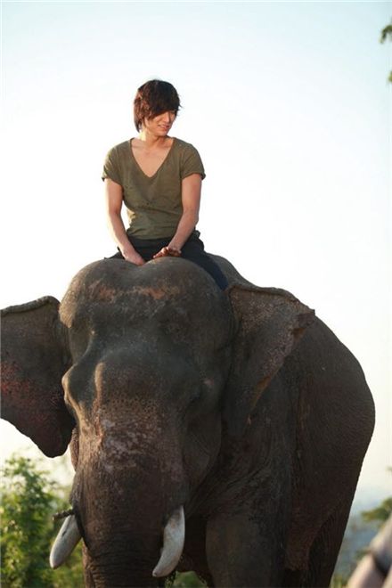 Korean actor Lee Min-ho on an elephant for upcoming SBS TV series "City Hunter." [3HW]