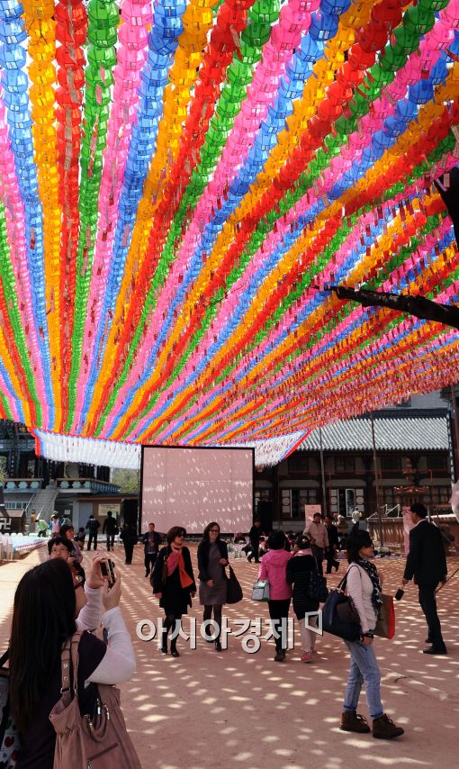 [포토]오색연등 사진으로 담자!