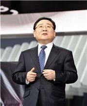 [상하이모터쇼]이형근 기아차 부회장, “中 반값 SUV 연구”