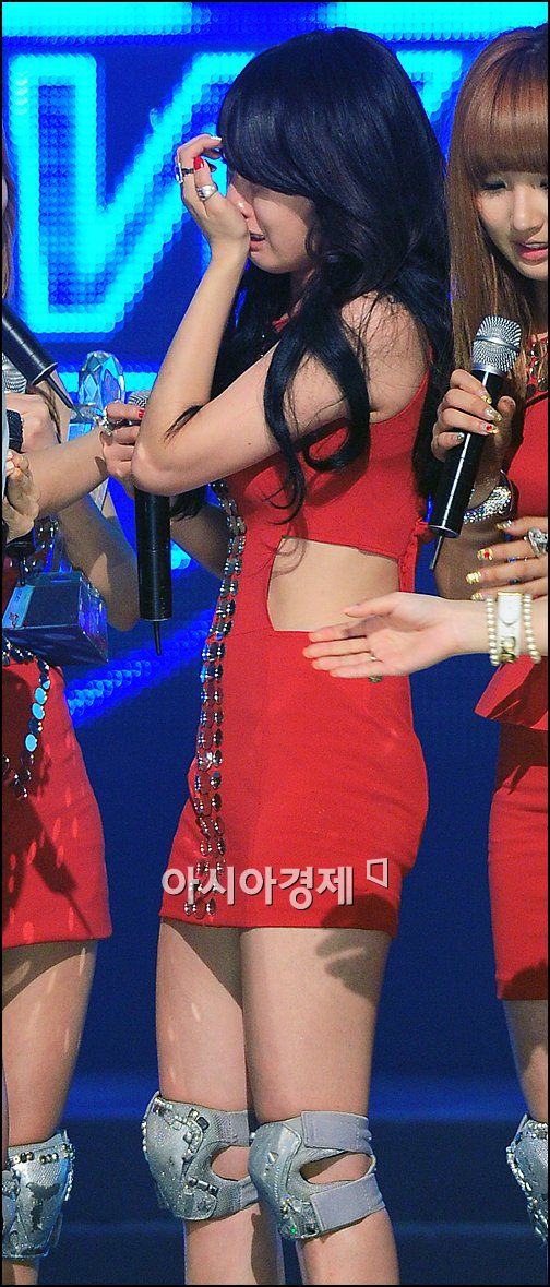 [포토]포미닛 김현아 '1위 소식에 오열!'