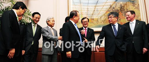 [포토] '강만수 행장님은 총재님 옆자리로~'