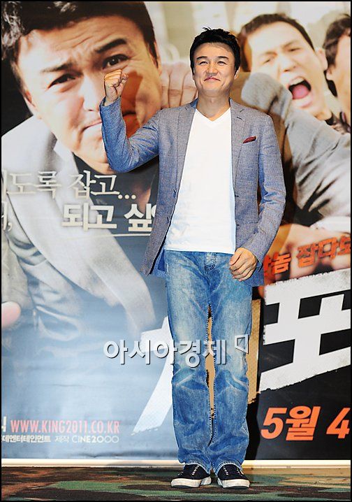 [포토]포즈 취하는 박중훈