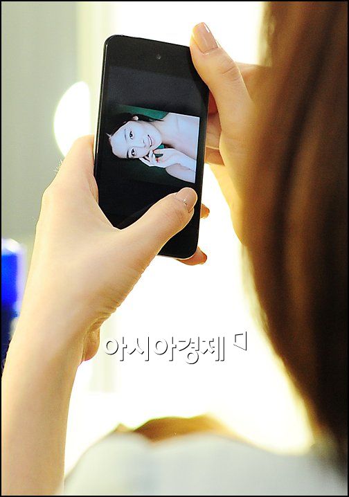 [포토]시크릿 한선화 '제 사진 잘 나왔나요?'