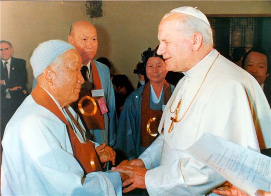 교황 요한바오로2세(오른쪽)