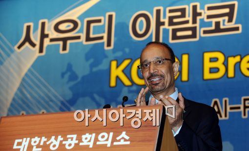 [포토]박수치는 사우디 아람코 총재 