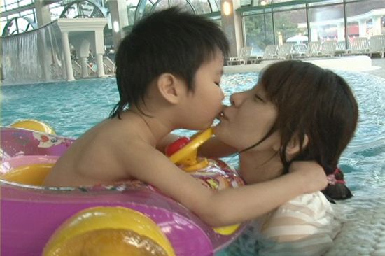 이파니, 양악수술 후 첫 방송 출연 '수퍼맘 다이어리' 