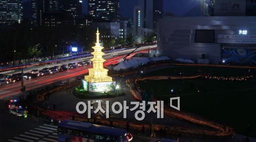 [포토]불밝힌 석가탑 연등