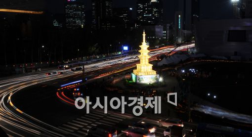 [포토]도심을 화려하게 비추는 연등