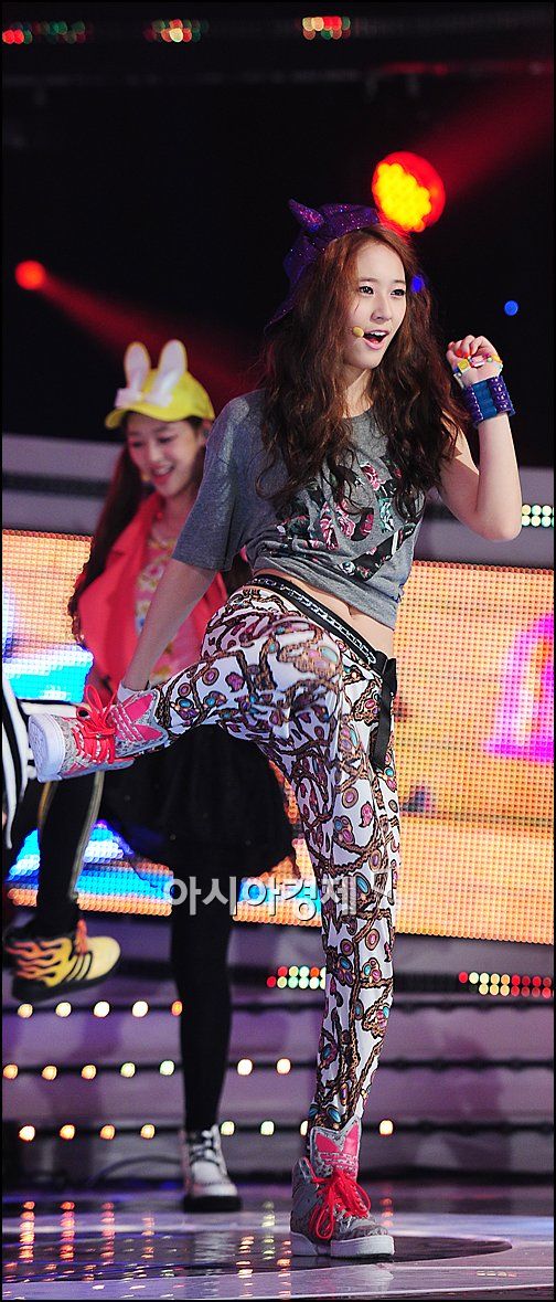 [포토]fx 크리스탈 '맞고픈 발차기'