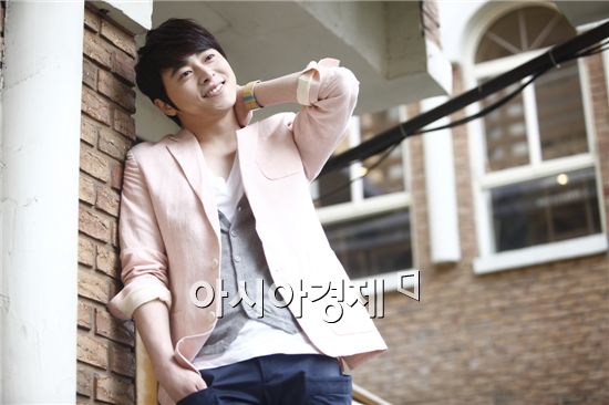 뮤지컬 '헤드윅'으로 돌아오는 '아이돌' 조정석, A to Z 인터뷰