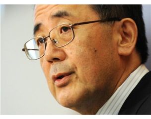 日 BOJ 총재 “일본 경제 심각”