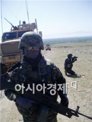 오쉬노부대의 정찰팀은 17명으로 구성됐으며 MRAP 4대를 나눠타 정찰임무를 수행한다. 