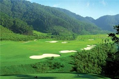 中 급증하는 골프장은 정부 부정부패의 온상