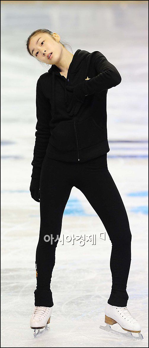 [포토]김연아 '섹시 웨이브, 기대하세요'