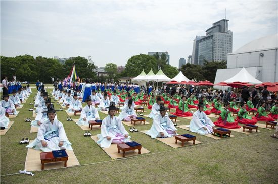 갓 쓰고 쪽 찌고...전통 성년식 한다
