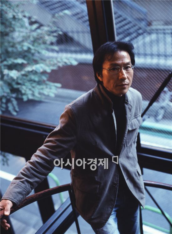 어버이날 부르는 아들의 '사모곡' - 도쿄대 교수 강상중 '어머니' 출간