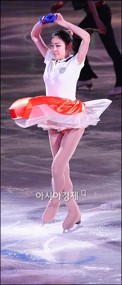 [포토]김연아 '힘차게 돌아라'