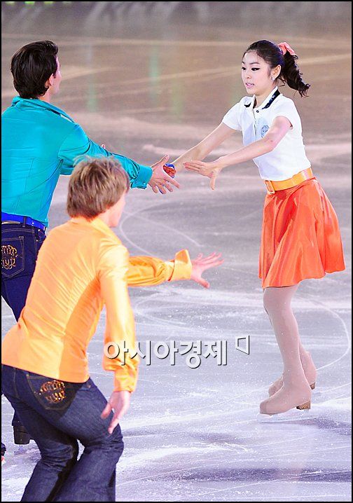 [포토]'김연아에게서 떨어져!'