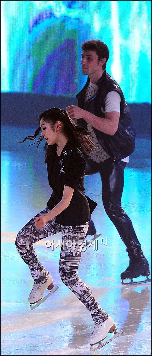[포토]'김연아에게서 떨어져!'