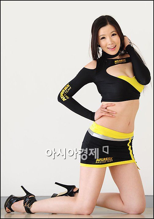 [포토]레이싱걸 윤반지, 이기적 각선미
