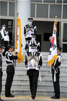 [포토] 산림헬기 순직자 대전 현충원 안장 