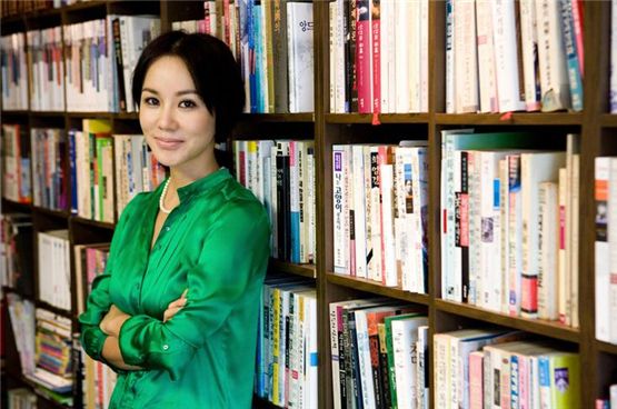 [타임라인]엄정화 “공을 한 번도 못 차던데요?”  