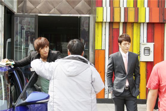 [타임라인]엄정화 “공을 한 번도 못 차던데요?”  