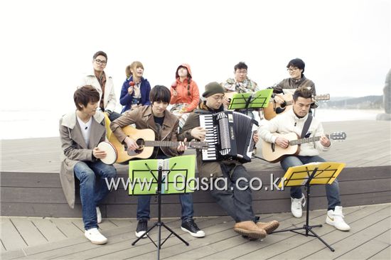 Clockwise from top left, Na Yoon-kwon, Girls Day members Sojin and Minah, Yoon Jong-shin, Cho Jang-chi, Lee Jung, Hareem and CNBLUE members Jonghyun and Minhyuk sing and perform on cable music channel Mnet's "Director's Cut Season 2" in the South Chungcheong Province, South Korea on April 18, 2011. [Lee Jin-hyuk/10Asia]