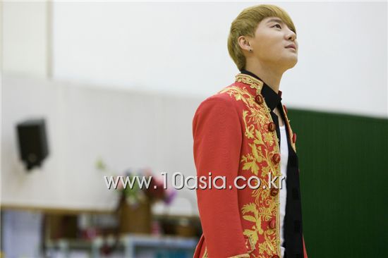 [PHOTO] Kim Junsu rehearses for "Mozart!"