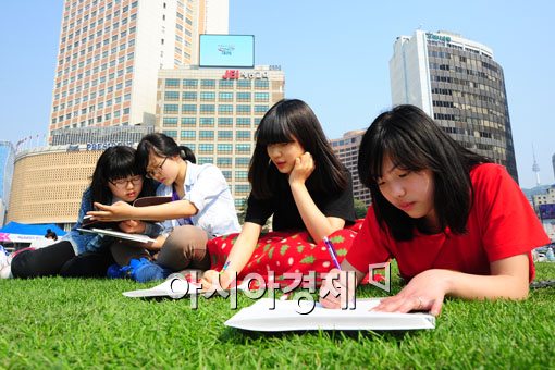 [포토] 진지한 아이들