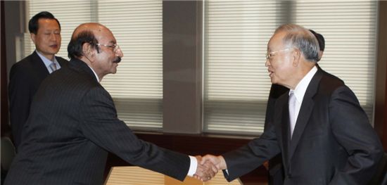 [포토]손경식 상의회장, 파키스탄 신드주 주지사 접견