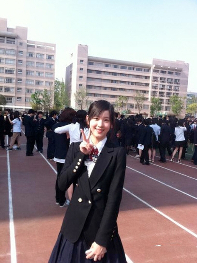 ▲ 장저치엔의 졸업사진 