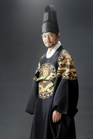 Korean actor Lee Seo-jin [MBC]