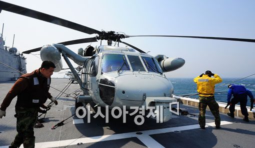 [포토] 'UH-60을 보호 하라'