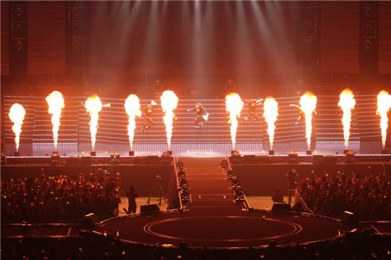 Big Bang performing during their Japanese concert tour "Love & Hope." [YG Entertainment] 