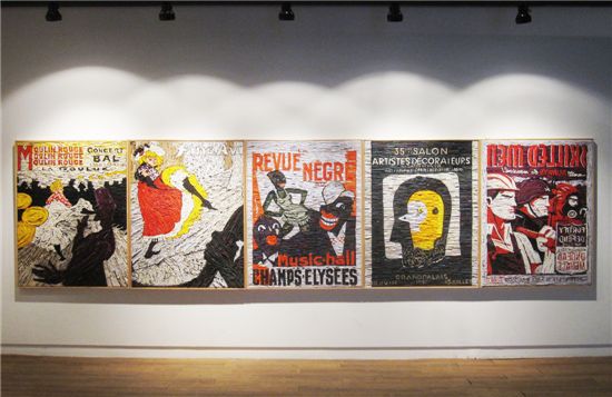 연속적이며 일정한 규격으로 재디자인 하여 작품화 한 그의 ‘Layer-포스터’ 페이퍼 꼴라주(Paper collage)작품들.
