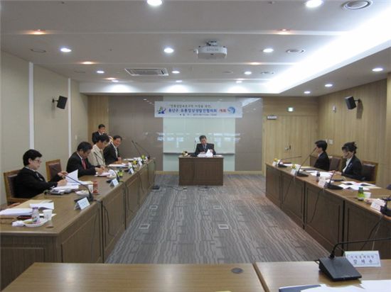 전통상업 지정고시를 위한 토론회 장면