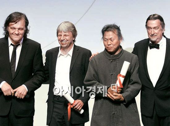 김기덕 '아리랑', 칸국제영화제 주목할만한 시선 대상 수상