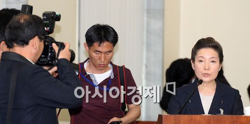 [포토] 모두 발언하는 유영숙 후보자